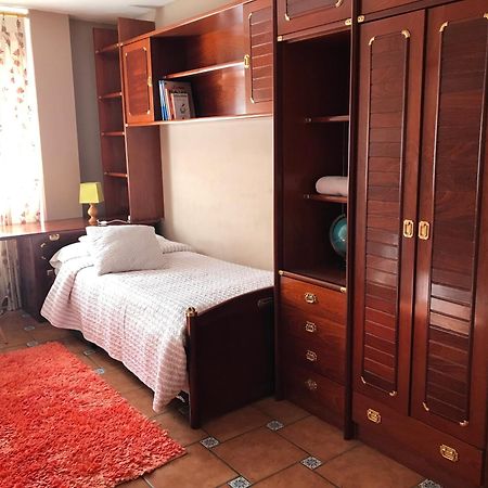 Apartamento Con Amplia Terraza Cerca Del Hospital Clinico Saint-Jacques-de-Compostelle Extérieur photo